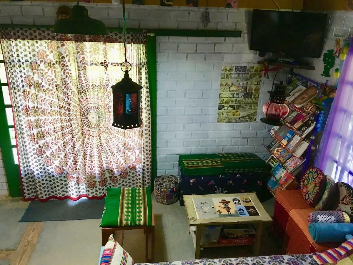 Casahostel Floresce 普腊亚罗萨